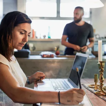 Υφυπουργός Εργασίας: «Δίνουμε έμφαση στην αύξηση της συμμετοχής των ευάλωτων ομάδων στο εργατικό δυναμικό»