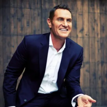 Το Θαύμα της Συσσώρευσης: Πώς ο Darren Hardy μάς καθοδηγεί να κατακτήσουμε την επιτυχία που επιθυμούμε