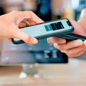 IRIS: Η αύξηση των ορίων συναλλαγών πυροδοτεί εκτεταμένους ελέγχους – Οι κυρώσεις για τη μη διασύνδεση με τα POS