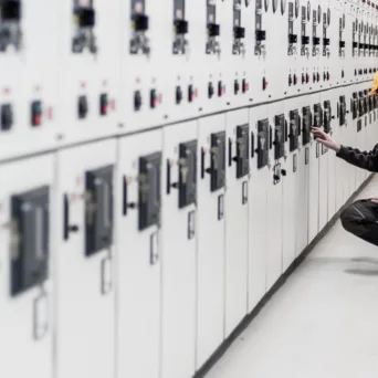 Η Enedis και η ABB ανανεώνουν τη συνεργασία τους - Σκοπός η εξάλειψη του SF6 από το ηλεκτρικό δίκτυο της Γαλλίας