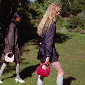 Το ταγιέρ του γραφείου επιστρέφει σε φρέσκιες εκδοχές