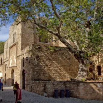 Στο επίκεντρο του ενδιαφέροντος της βρετανικής τουριστικής αγοράς η Κρήτη, η Ρόδος και η Κεντρική Μακεδονία