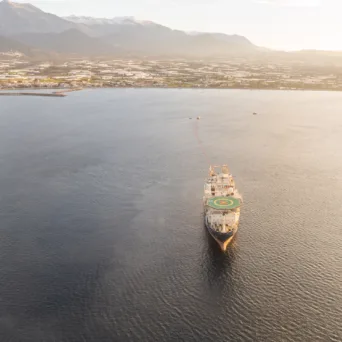 Ολοκληρώθηκε η κατασκευή του κυρίως τμήματος του μεγαλύτερου υποθαλάσσιου καλωδίου οπτικών ινών στον κόσμο