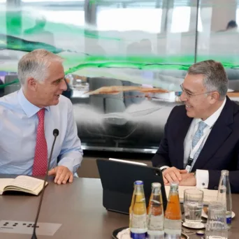 Alpha Bank - UniCredit: Ενισχύουν τη διασυνοριακή τους συμμαχία με κοινή στρατηγική ατζέντα