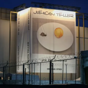 Γιατί να ξαναδούμε την έκθεση του Juergen Teller στο Onassis Ready την Κυριακή