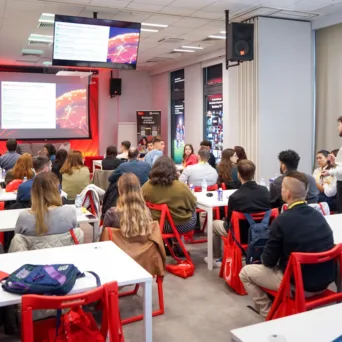 Περισσότεροι από 40 νέοι και νέες έδωσαν το παρών στα Business Days 2025 της Vodafone Ελλάδας