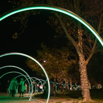 Η ΔΕΗ παρουσιάζει το ΔΕΗ Xmas West Park στο Πάρκο «Αντώνης Τρίτσης», που θα υποδέχεται επισκέπτες έως αρχές Ιανουαρίου