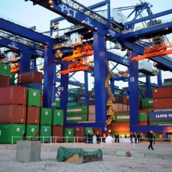 Εμπορικό ισοζύγιο: Οι εισαγωγές στα πετρελαιοειδή έκαναν τη διαφορά στο ισοζύγιο και οδήγησαν στη μείωση του ελλείμματος