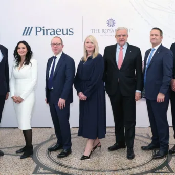 Χρυσή Λίρα: Royal Mint και Τράπεζα Πειραιώς πραγματοποίησαν παρουσίαση της ιστορικής ελληνικής έκδοσης με το ιδιόσημο «ΕΛ»