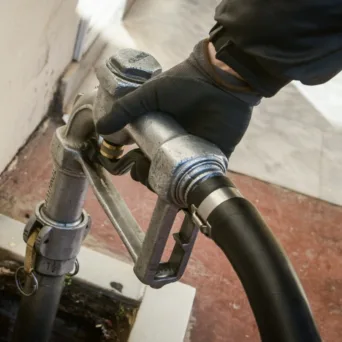 «Σαρώνει» το κρύο στη χώρα - Ποιες οι τιμές του πετρελαίου θέρμανσης και των καυσόξυλων