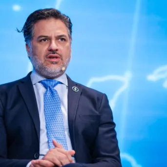 Athens Energy Summit, Joshua Volz (υπ. Ενέργειας ΗΠΑ): «Η Ελλάδα βρίσκεται στο επίκεντρο των υποδομών για έναν εξαιρετικά σημαντικό διάδρομο»