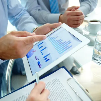 Συνδυάζοντας AI, data και ανθρώπινη εμπειρία