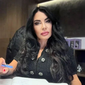 Φωτεινή Τρυπάκη: «Η επιμονή, η διαρκής εκπαίδευση και η δημιουργία σχέσεων εμπιστοσύνης είναι τα κλειδιά για μια ηγετική θέση στον κλάδο της φιλοξενίας»