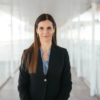 Έλλη Ανδριοπούλου, ΚΠΙΣΝ: «Στην επαγγελματική μου πορεία βρέθηκα συχνά να είμαι τόσο η μοναδική γυναίκα όσο και η νεότερη στο τραπέζι, κάτι που με ώθησε να δουλεύω περισσότερο»