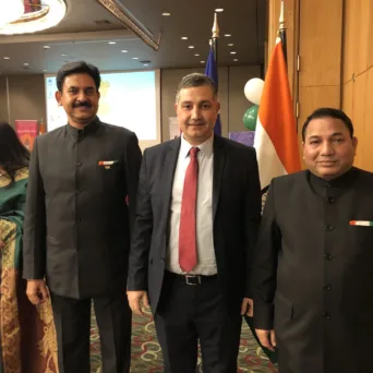 Γιατί η Ελλάδα μπορεί να γίνει το ευρωπαϊκό gateway της Ινδίας