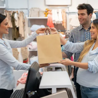 Συνεργασία ΕΣΕΕ - Τράπεζα Πειραιώς: Στήριξη των εμπορικών επιχειρήσεων