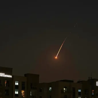 Προειδοποίηση ΕΒΕΠ για την κρίση που έχει ξεσπάσει στη Μέση Ανατολή: Πιέσεις σε πετρέλαιο, ναύλους, logistics και τουρισμό