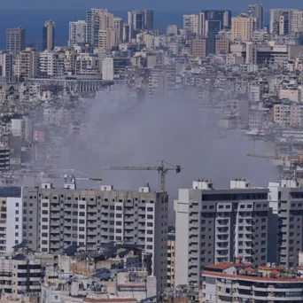 Προβληματισμός για τις οικονομικές συνέπειες της σύγκρουσης στη Μέση Ανατολή – Εκτιμήσεις για πετρέλαιο, αγορές και αλυσίδες εφοδιασμού