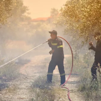 ΥΠΕΣ: 50 εκατ. ευρώ για το 2026 στους Δήμους και τους συνδέσμους τους για δράσεις πυροπροστασίας