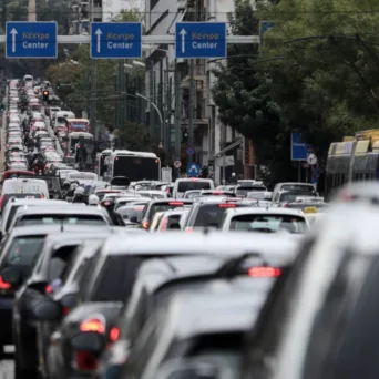 Με τη χρήση Τεχνητής Νοημοσύνης θα εξετάζονται οι ενστάσεις για ανασφάλιστα οχήματα και τέλη κυκλοφορίας