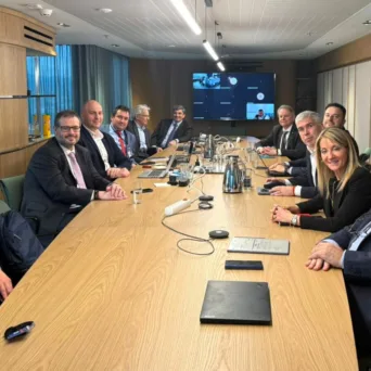 Συμφωνία ΔΕΣΦΑ και Ευρωπαϊκής Επιτροπής για τον Κάθετο Διάδρομο