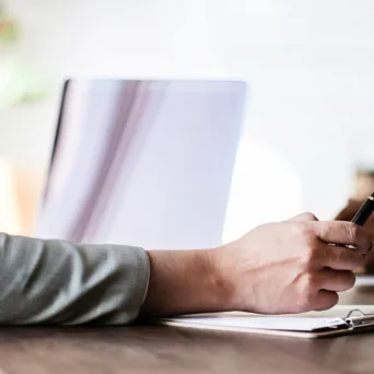 Η αξία της πρώτης συνέντευξης βρίσκεται στο βάθος, όχι στην τυπικότητα