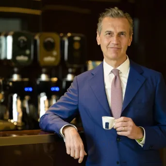 Lavazza: Ανθεκτική ανάπτυξη το 2025 εν μέσω «καταιγίδας» στην αγορά καφέ