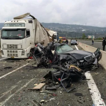 ΕΑΕΕ: Πάνω από τα μισά τροχαία στην Ελλάδα συμβαίνουν στην Αττική - Δυσανάλογα υψηλή η συμμετοχή των δίκυκλων στα θανατηφόρα περιστατικά