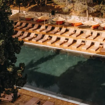 Η Domes Resorts αποκτά πλειοψηφικό ποσοστό στην Casa Collective