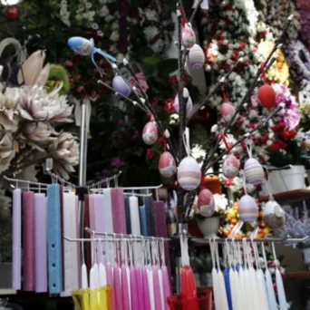 Εορταστικό ωράριο: Μέχρι ποια ώρα είναι ανοιχτά τα καταστήματα σήμερα Μ. Πέμπτη