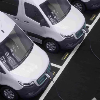 Η ηλεκτροκίνηση των εταιρικών στόλων στην Ευρώπη μπορεί να εξοικονομήσει σχεδόν 250 δισ. ευρώ έως το 2030