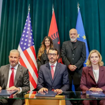 Η AKTOR LNG USA και η ALBGAZ υπέγραψαν 20ετή συμφωνία για την πώληση αμερικανικού LNG