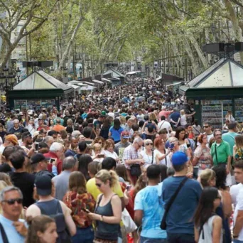 Τουρισμός: ισορροπημένη διαχείριση ζητούν οι ευρωβουλευτές