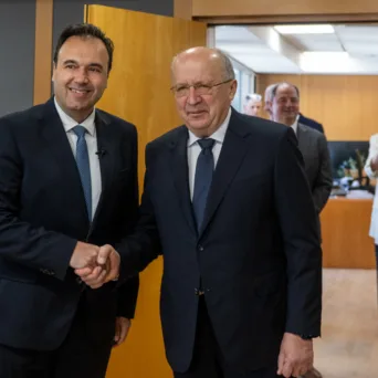 Υπουργός Ψηφ. Διακυβέρνησης και Επίτροπος Άμυνας & Διαστήματος της ΕΕ σε συνάντηση - Αναλύθηκε η τρέχουσα κατάσταση της ελληνικής διαστημικής πολιτικής