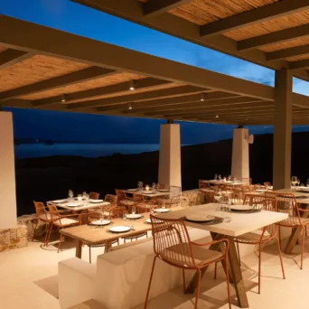 Το Amoni Restaurant στην Κίμωλο παρουσιάζει τα «Κυκλαδίτικα Δείπνα»