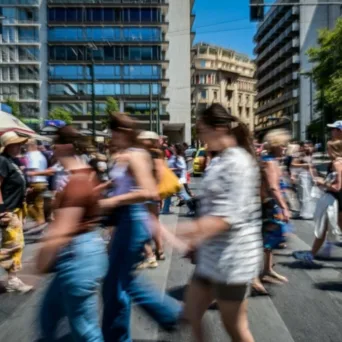 Νέα μελέτη του ΙΟΒΕ: Σχεδόν το 35% των Ελλήνων πολιτών δηλώνει ότι αισθάνεται υποκειμενικά φτωχό