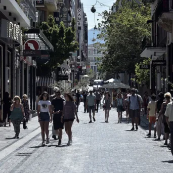 Ο υψηλός πληθωρισμός στην Ελλάδα, η ανάπτυξη του γ’ τριμήνου και τα διλήμματα της ΕΚΤ