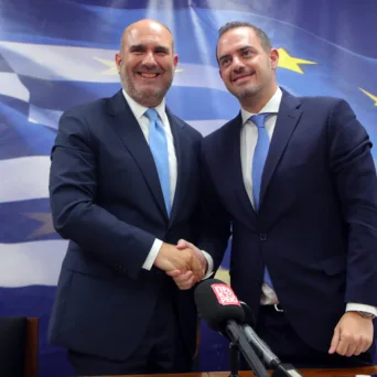 Τελετή παράδοσης- παραλαβής στο υφυπουργών στο ΥΠΟΙΚ - Τον Γ. Κώτσηρα διαδέχεται ο Δ. Μαρκόπουλος