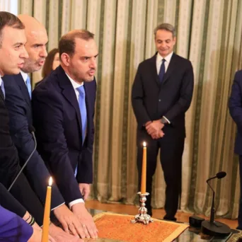 Ανέλαβαν καθήκοντα τα νέα μέλη της κυβέρνησης – Η τελετή ορκωμοσίας στο Προεδρικό Μέγαρο