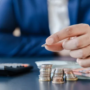 ΕΛΣΤΑΤ: Αύξηση 6,4% στο μισθολογικό κόστος το α΄ τρίμηνο