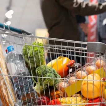 Eίναι τελικά καλό το "posokanei";  Aς μιλήσουμε για τον ανταγωνισμό, την ενημέρωση των καταναλωτών και την κρατική παρέμβαση στους μεσάζοντες