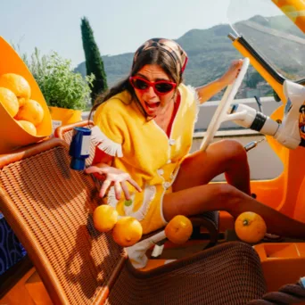 Summer Scent-sation: Πως επιλέγουμε τις νότες του αρώματος μας το καλοκαίρι