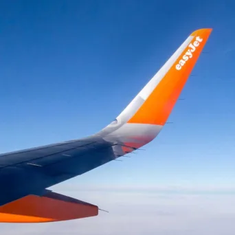 easyJet: Η Apollo παίρνει το προβάδισμα στη μάχη εξαγοράς με την Castlelake