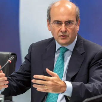 Ακίνητα: Τέσσερις παρεμβάσεις για ταχύτερες μεταβιβάσεις