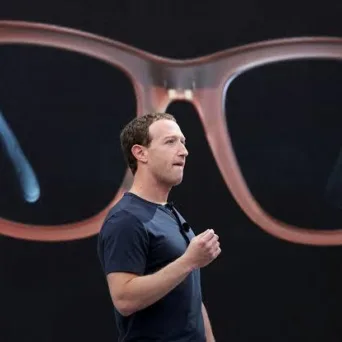 Smart glasses: Το νέο πεδίο μάχης των τεχνολογικών κολοσσών