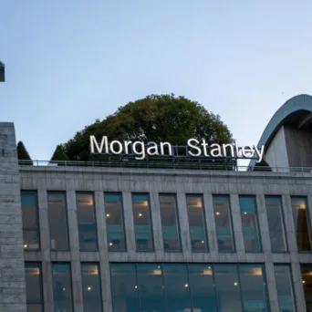 Morgan Stanley: Υψηλή ανάπτυξη στις ελληνικές τράπεζες στο β’ τρίμηνο, τόσο στα δάνεια-καταθέσεις όσο και στην οργανική κερδοφορία