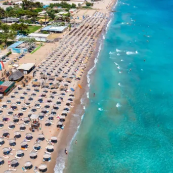 Αυτές είναι οι παραλίες της Αττικής στις οποίες απαγορεύεται η κολύμβηση
