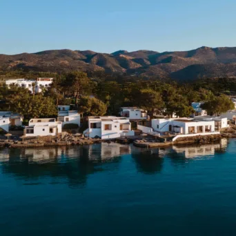 Το Minos Beach Art Hotel εντάσσεται στο δίκτυο της Virtuoso