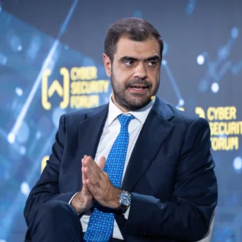 Παύλος Μαρινάκης: Ειδική σήμανση για περιεχόμενο AI και διασταύρωση ειδήσεων κατά της παραπληροφόρησης