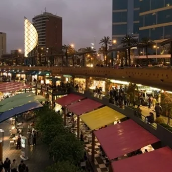 RETAIL - Στον υπολογιστή μου το βράδυ ή στην Ερμού τις Κυριακές;